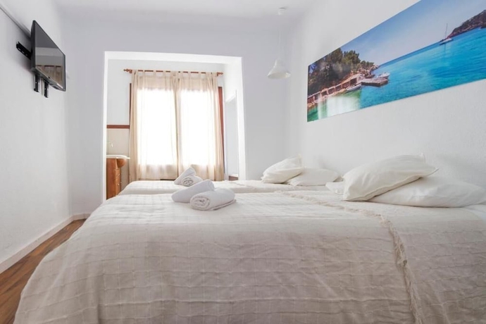 Imagen de la habitación del Hotel Hostal Ibiza. Foto 8