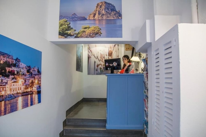 Imagen de los interiores del Hotel Hostal Ibiza. Foto 15