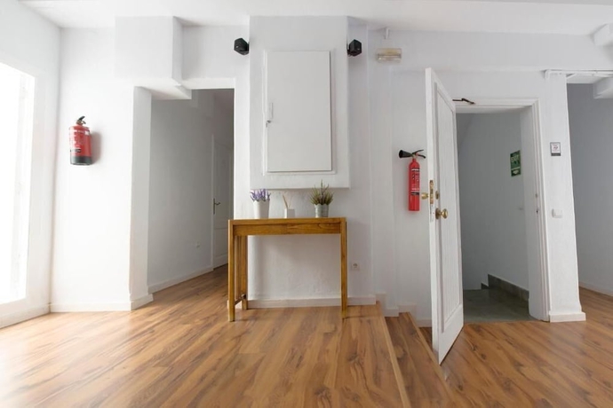 Imagen de los interiores del Hotel Hostal Ibiza. Foto 16