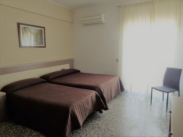 Imagen de la habitación del Hotel Hostal Internacional. Foto 11