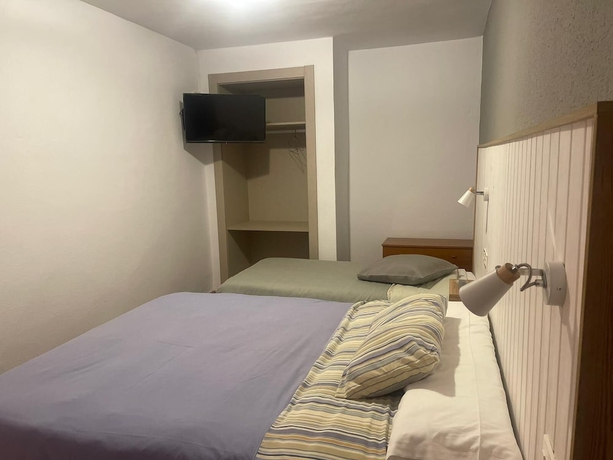 Imagen de la habitación del Hotel Hostal Julio Cesar. Foto 5