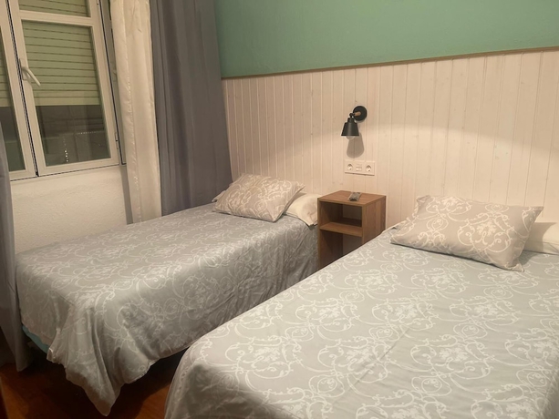 Imagen de la habitación del Hotel Hostal Julio Cesar. Foto 7
