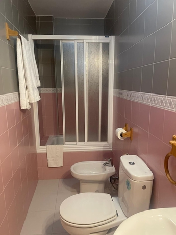Imagen de la habitación del Hotel Hostal Julio Cesar. Foto 10