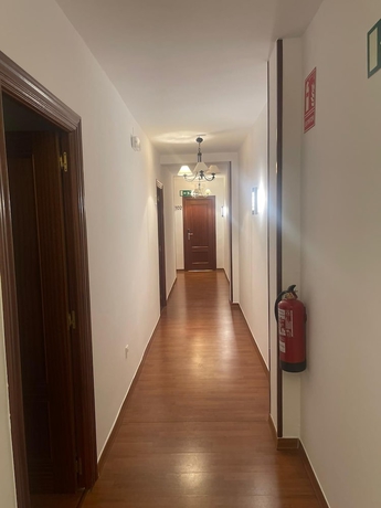 Imagen de los interiores del Hotel Hostal Julio Cesar. Foto 12