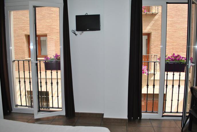 Imagen de la habitación del Hotel Hostal La Catedral De Santo Domingo De La Calzada. Foto 4