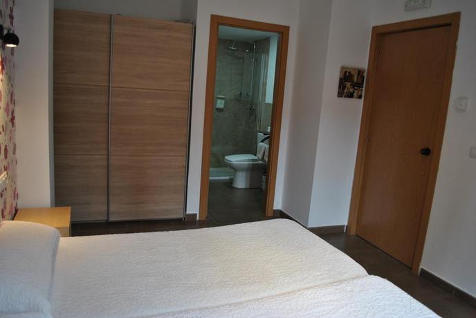 Imagen de la habitación del Hotel Hostal La Catedral De Santo Domingo De La Calzada. Foto 15