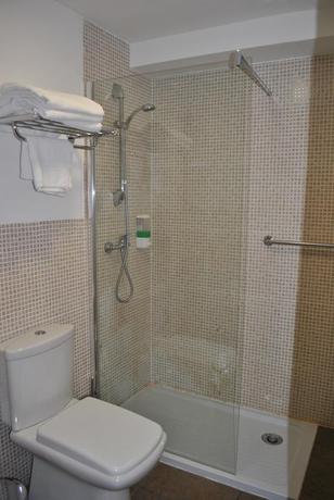 Imagen de la habitación del Hotel Hostal La Catedral De Santo Domingo De La Calzada. Foto 17