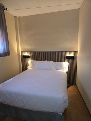 Imagen general del Hotel Hostal La Cigüeña, El Espinar. Foto 1