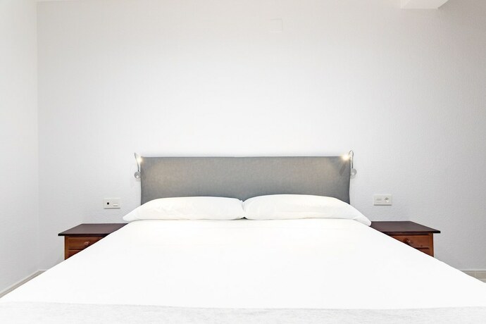 Imagen general del Hotel Hostal La Costa. Foto 7