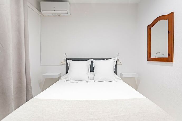 Imagen general del Hotel Hostal La Costa. Foto 13