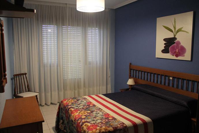 Imagen de la habitación del Hotel Hostal La Flor del Quejo. Foto 8