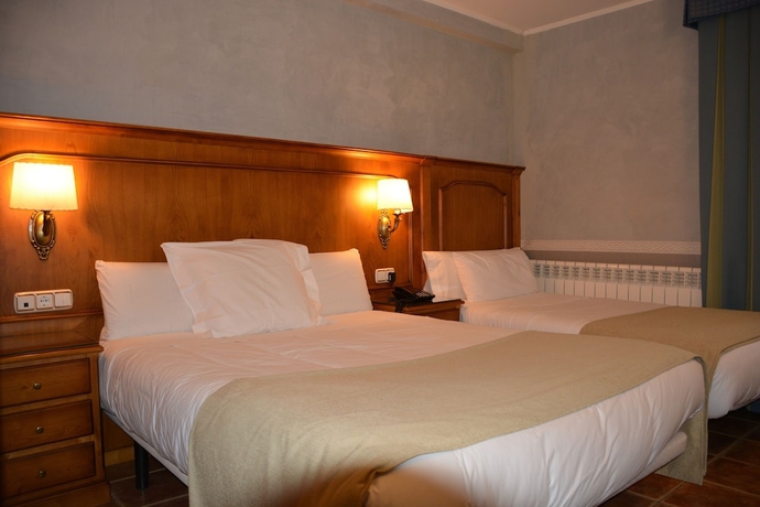 Imagen de la habitación del Hotel Hostal La Font. Foto 2