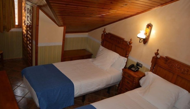 Imagen de la habitación del Hotel Hostal La Font. Foto 5