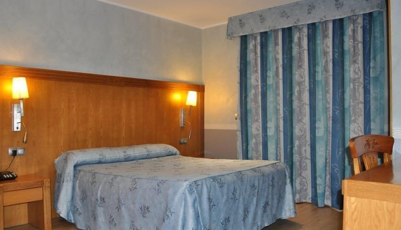 Imagen de la habitación del Hotel Hostal La Font. Foto 8