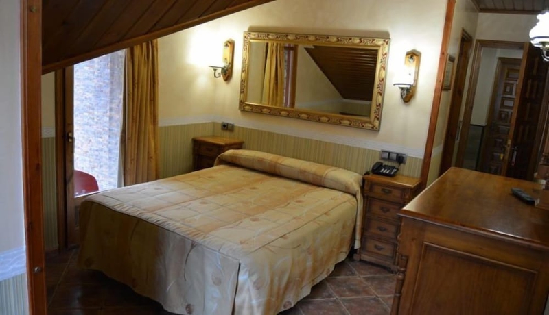 Imagen de la habitación del Hotel Hostal La Font. Foto 9