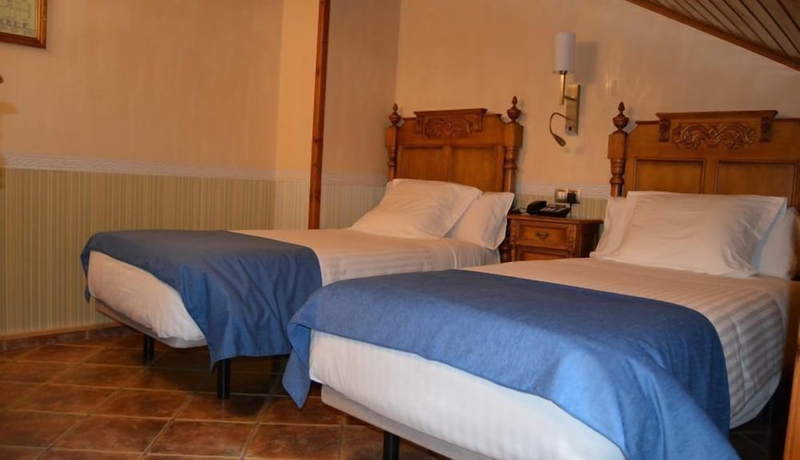 Imagen de la habitación del Hotel Hostal La Font. Foto 10