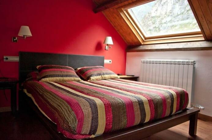 Imagen de la habitación del Hotel Hostal La Fuen. Foto 18
