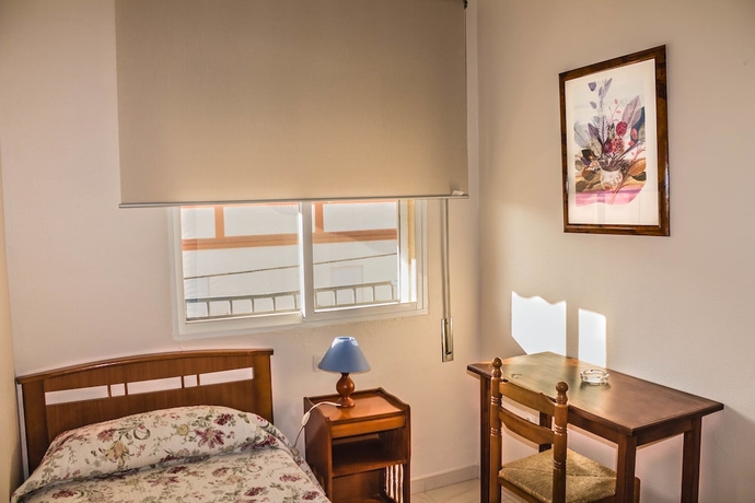 Imagen de la habitación del Hotel Hostal La Palma, Puerto de Santa Mar&iacute;a. Foto 3