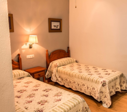 Imagen de la habitación del Hotel Hostal La Palma, Puerto de Santa Mar&iacute;a. Foto 5