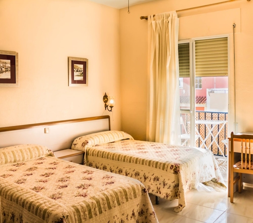 Imagen de la habitación del Hotel Hostal La Palma, Puerto de Santa Mar&iacute;a. Foto 9