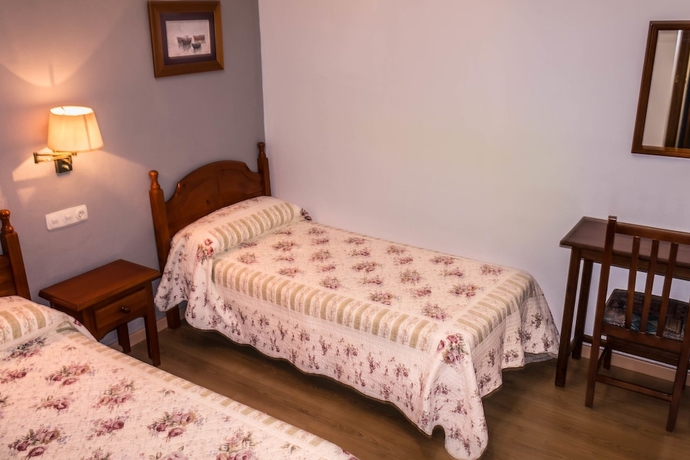 Imagen de la habitación del Hotel Hostal La Palma, Puerto de Santa Mar&iacute;a. Foto 14
