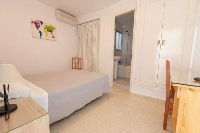 Imagen de la habitación del Hotel Hostal La Pilarica. Foto 13