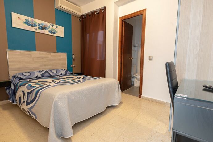 Imagen de la habitación del Hotel Hostal La Pilarica. Foto 14