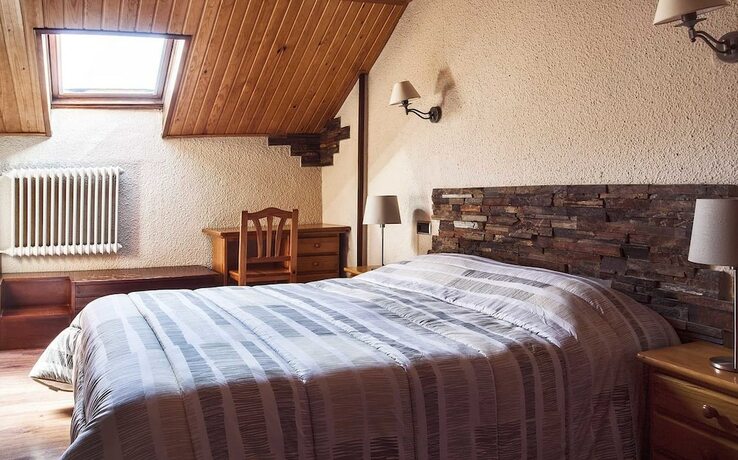 Imagen general del Hotel Hostal La Plaça. Foto 3