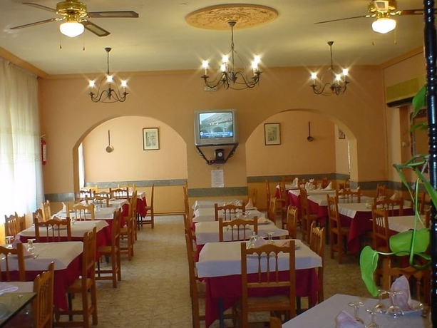 Imagen del bar/restaurante del Hotel Hostal Las Encinas. Foto 8
