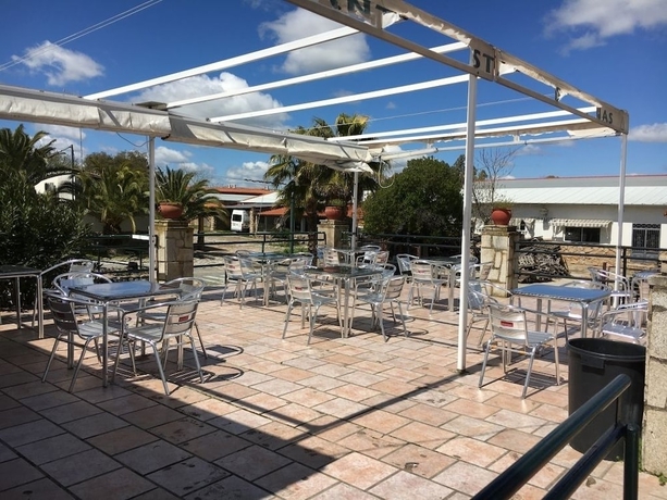 Imagen del bar/restaurante del Hotel Hostal Las Encinas. Foto 9