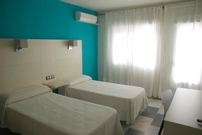 Imagen de la habitación del Hotel Hostal Las Gaviotas del Cabo. Foto 10