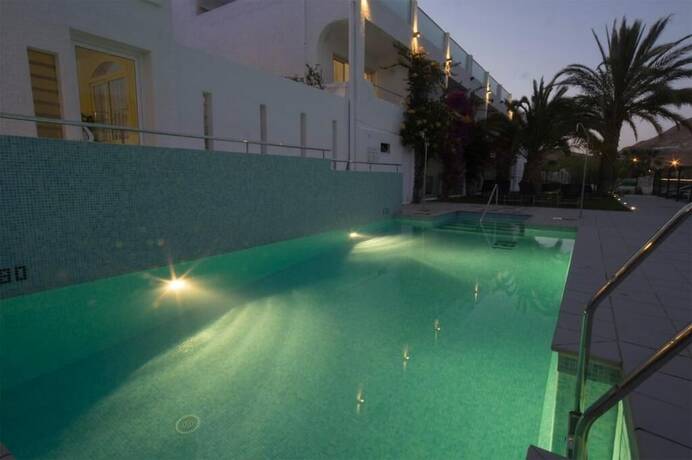 Imagen general del Hotel Hostal Las Gaviotas del Cabo. Foto 4