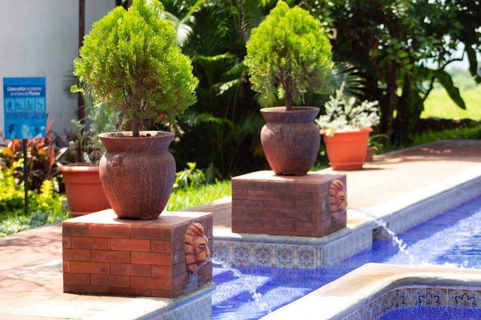 Imagen de la piscina del Hotel Hostal Las Marias. Foto 18