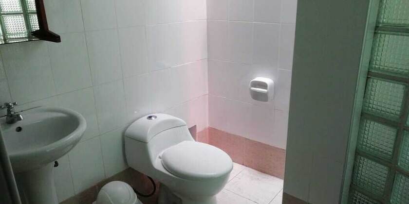 Imagen de la habitación del Hotel Hostal Las Orqu&iacute;deas. Foto 19