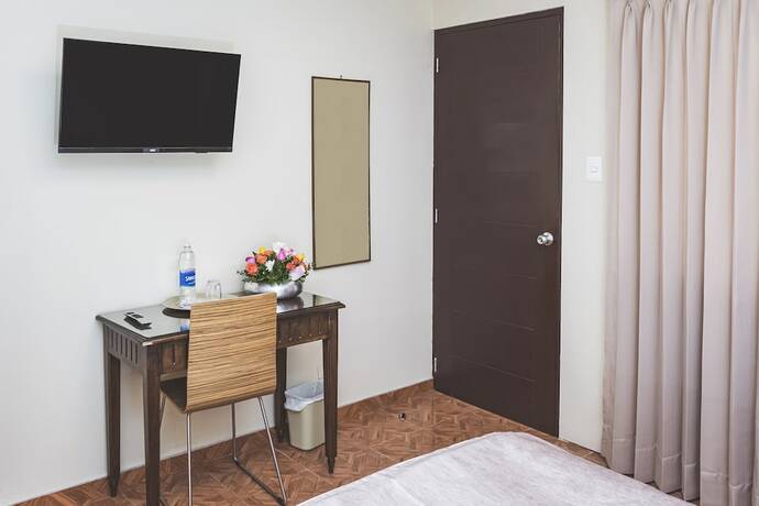 Imagen general del Hotel Hostal Lirium. Foto 4