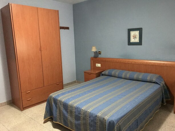 Imagen de la habitación del Hotel Hostal Los Angeles. Foto 20