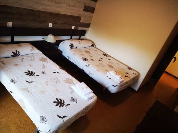 Imagen de la habitación del Hotel Hostal Louro. Foto 9