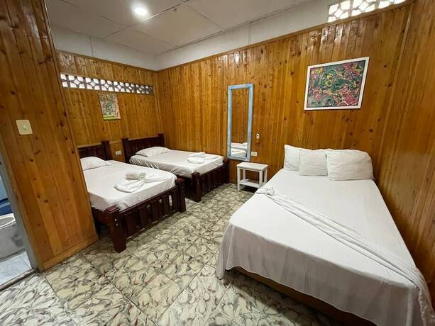 Imagen de la habitación del Hotel Hostal Luna Llena. Foto 20