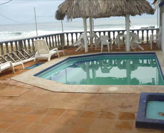Imagen de la piscina del Hotel Hostal Lyoban. Foto 20