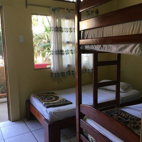 Imagen de la habitación del Hotel Hostal Machalilla. Foto 11