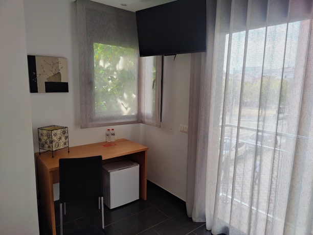 Imagen de la habitación del Hotel Hostal Manel. Foto 4