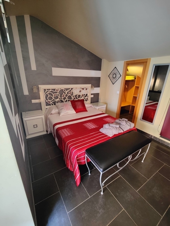 Imagen de la habitación del Hotel Hostal Manel. Foto 8