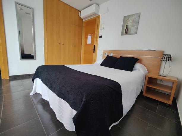 Imagen de la habitación del Hotel Hostal Manel. Foto 16