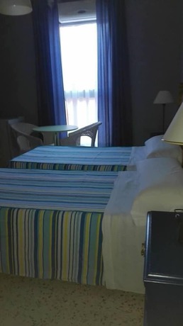 Imagen de la habitación del Hotel Hostal Manolo Matalasca&ntilde;as. Foto 3