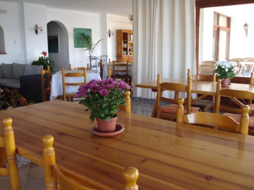 Imagen general del Hotel Hostal Marblau Ibiza. Foto 17