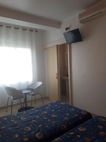 Imagen de la habitación del Hotel Hostal Margarita. Foto 14