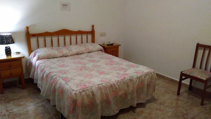 Imagen de la habitación del Hotel Hostal Mari Loli. Foto 16