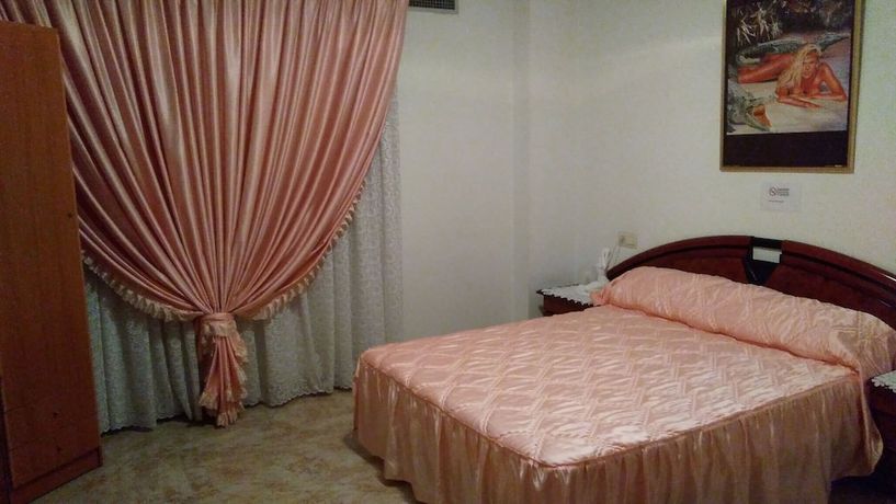 Imagen de la habitación del Hotel Hostal Mari Loli. Foto 18