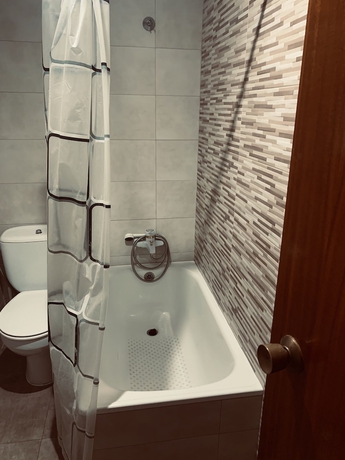 Imagen de la habitación del Hotel Hostal Mediterr&aacute;neo, Torre del Mar. Foto 2