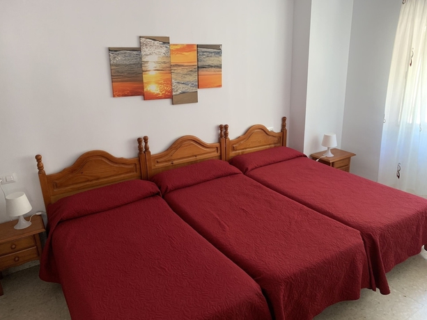 Imagen de la habitación del Hotel Hostal Mediterr&aacute;neo, Torre del Mar. Foto 7